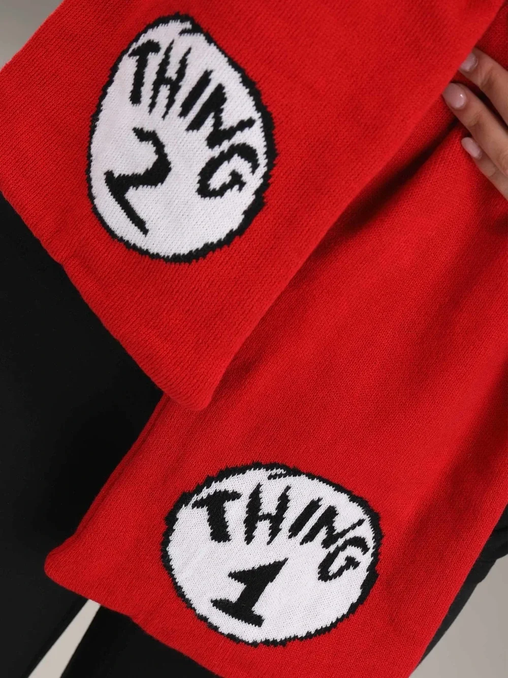 Dr. Seuss Thing 1 & 2 Winter Hat and Scarf Set NWT Adult one size